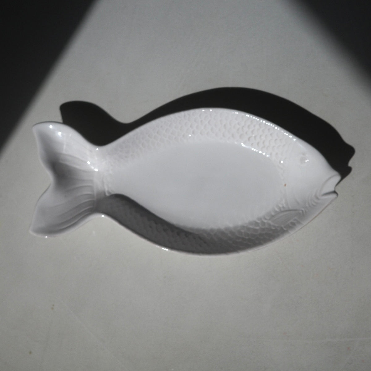THE FISH SERVING TRAY