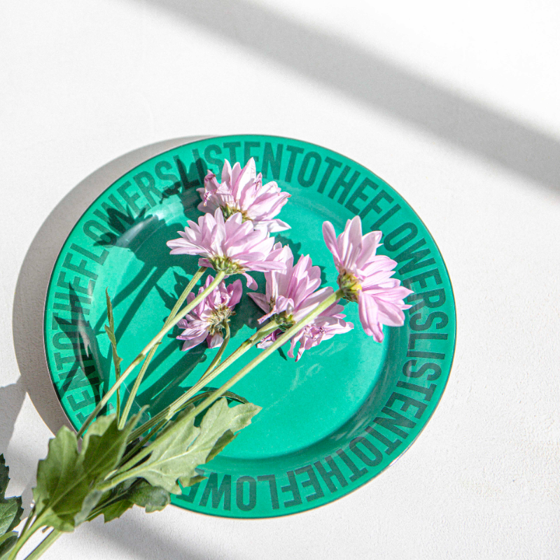 GREEN CERAMIC PLATE WITH FLOWERS