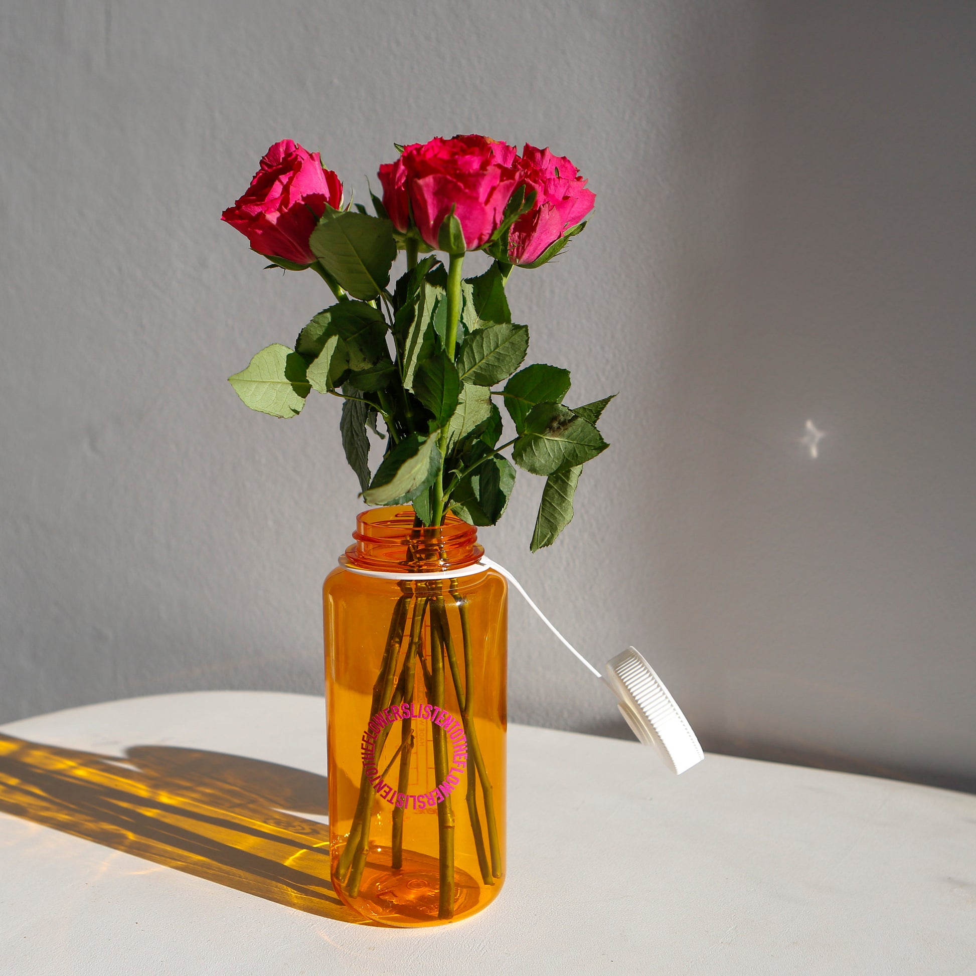 SUSTAINABLE WATER BOTTLE WITH FLOWERS